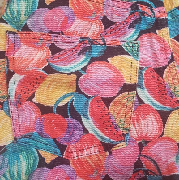 Zara High Rise Denim Shorts Festival Colorful Fruit Print Raw Hem Size 4 - Picture 11 of 11